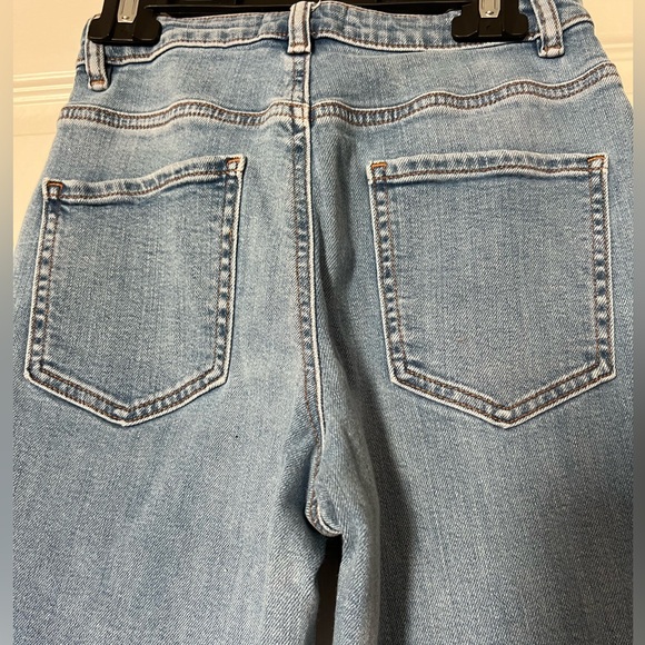 ASOS Women’s Straight Light Wash Jeans size 26/28 P - Picture 10 of 10